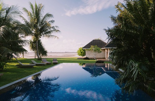 Telukbakau Hotel | The Kelong Trikora Resort