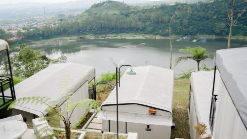 Wonosobo Hotel | The Lakebox Menjer by Travelink