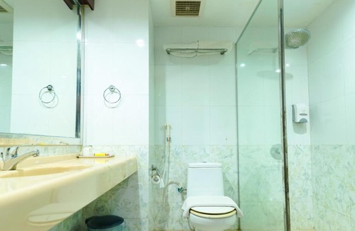 Lubuk Baja Hotel | The Nagoya Plasa RedPartner