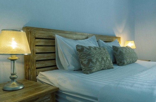 Batu Bolong Hotel | The Wina Guesthouse 2
