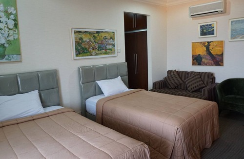 Bangka Hotel | Toeti Roosseno Plaza