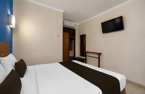 Jember Hotel | Townhouse Oak Hotel Lestari