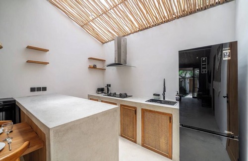 Kutuh Kaja House | Tropical 2BR in Serene Ubud w Pool & Huge Garden