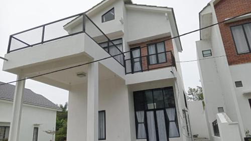 Sibolangit Villa | Tropical garden regency N2