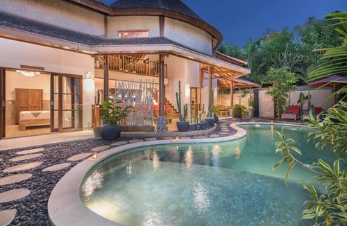 Jimbaran Villa | Tropically, 4-Bedroom Villa in Balangan