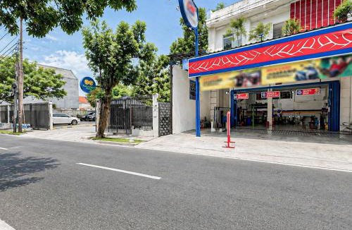 Jakarta House | Twins Guesthouse near Universitas Budi Luhur Jakarta RedPartner