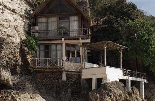 Tanjungbenoa House | Uluwatu surf shack