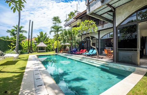 Petitenget Villa | Unique 6 Bdrm Villa In Central Seminyak
