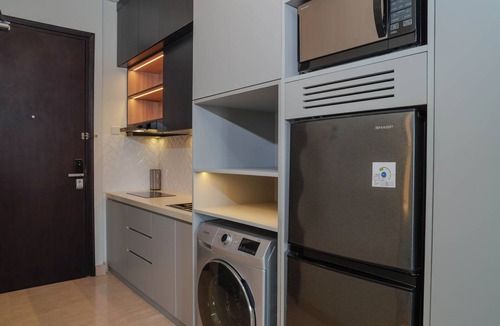 Old Jakarta Apartment | Urban Grey 1Br At Sudirman Suites Apartment