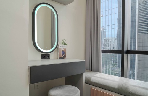 Old Jakarta Apartment | Urban Grey 1Br At Sudirman Suites Apartment
