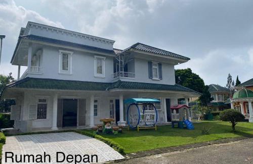 Cipanas Villa | Via puncak resort