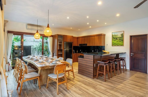 Dyanapura Villa | Villa Cemara: Spacious 4BR Retreat Seminyak