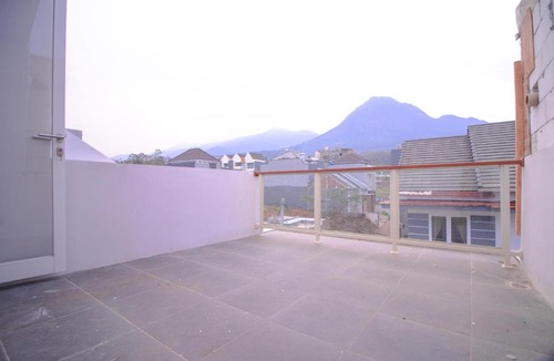 Oro Oro Ombo Villa | Villa Ceria with Private Pool & Rooftop