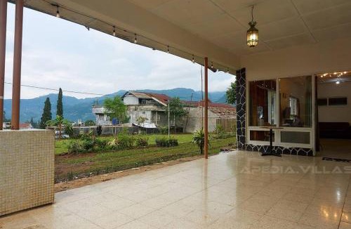 Cisarua Villa | Villa DBusso Apedia, 3 BR, SP, Billiard, Karaoke