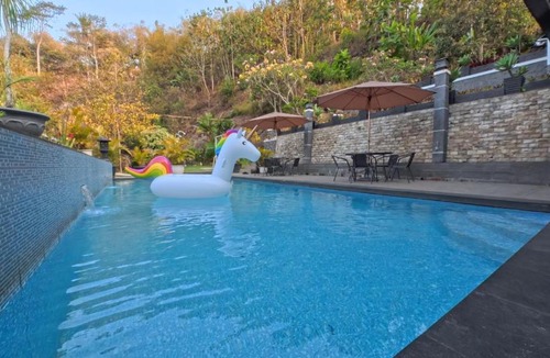 Bandung Villa | Villa Family Stay - Private Pool & BBQ