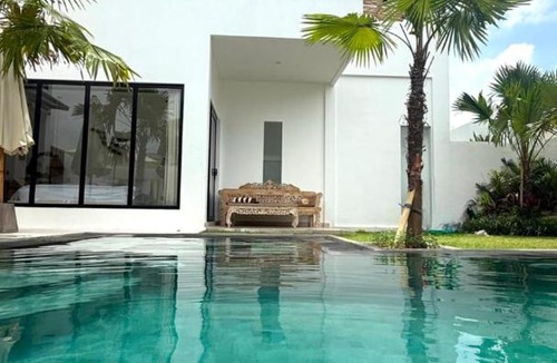 Kediri Villa | Villa Jaya Luxury 3 Bed Room Villa Private Pool Jacuzzi 5 minutes from Nuanu