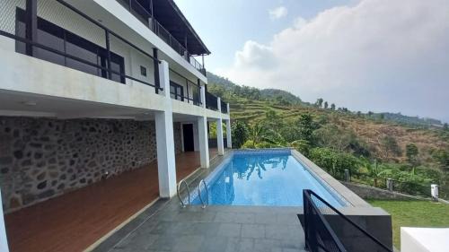 Cijeruk Villa | Villa lofous