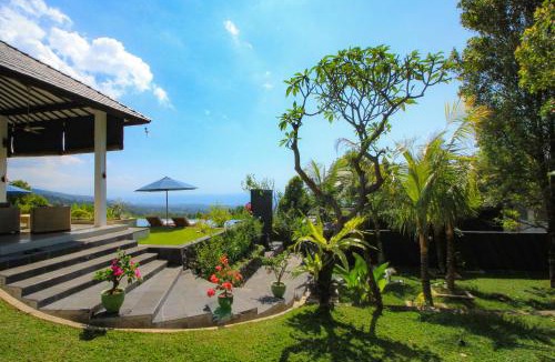 Sukasada Villa | Villa Luna Resort