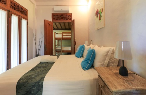 Mushroom Bay Hotel | Villa Mangga