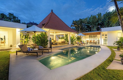 Dyanapura Villa | Villa Mutiara Putih by Optimum Bali, Central Seminyak, Walk to beach