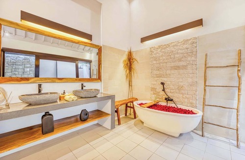 Petitenget Villa | Villa New York - 4BDR, pool, near The Forge Bali