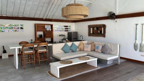 Gili Air Villa | Villa Océane - Tropical 2-bedroom with Pool