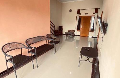 Batu Apartment | Villa Oentoeng 2 Batu City 3 Rooms