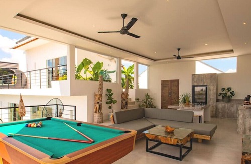 Drupadi Villa | Villa Tortuga · Rice field view in seminiak Beach 3 bedrooms villa