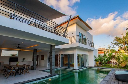 Drupadi Villa | Villa Vamana · Seminyak Beach, Rice Field view 3 bedroom villa