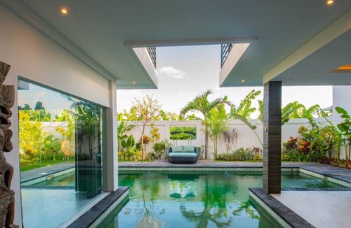 Drupadi Villa | Villa Vamana · Seminyak Beach, Rice Field view 3 bedroom villa