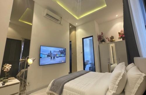 Surabaya House | Villa Velare 03 dharmahusada indah galaxy mall