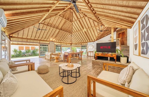 Petitenget Villa | Villa Venice - 2000m2 Garden, right behind beach