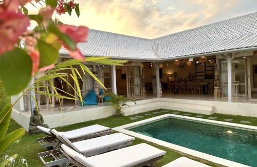 Sunset Road Villa | Villa White Karma