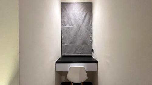 Panakkukang Apartment | Warm and Homey 2BR at Vida View Makassar Apartment By Travelio