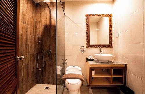 Downtown Kuta Hotel | Wina Holiday Villa