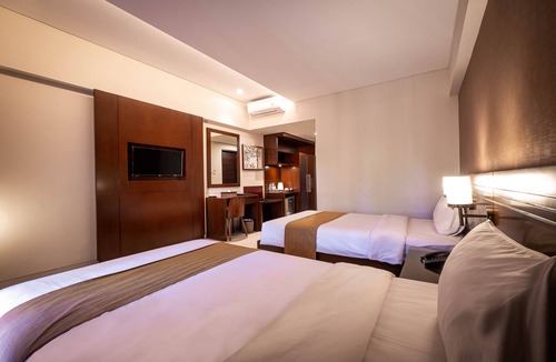 Downtown Kuta Hotel | Yulia Beach Inn Kuta
