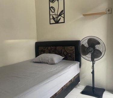 Pogung Lor House | Zahra Guesthouse Shar'i