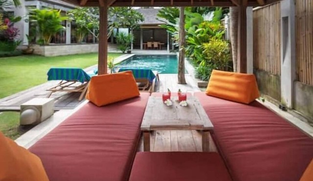 2 BR Tranquil Villa 10 Min Walk to Seminyak Beach in Kuta Utara