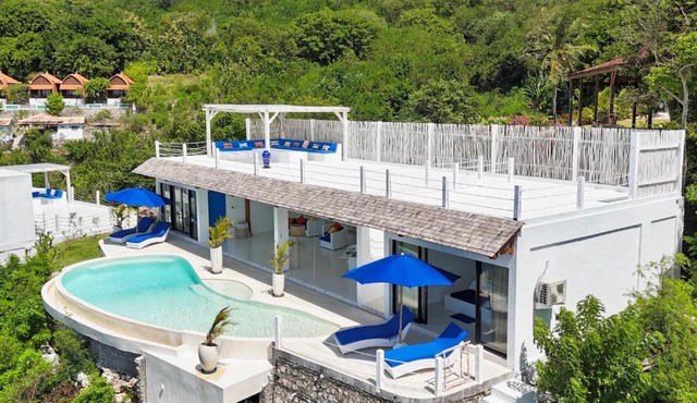 2BR Ocean View, Infinity Pool, Greek Style, Villa Kerylos in Nusa Penida