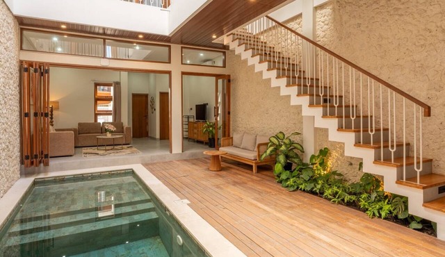 3-Storey Villa Private Rooftop/Pool Seminyak/Changgu Transfers in Kuta Utara