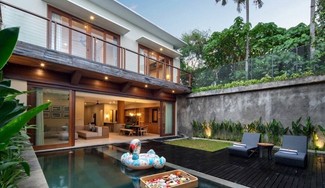 3BR - Family Friendly Private Villa in Kerobokan in Seminyak