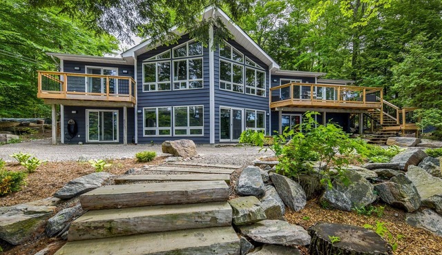 4 bedrooms and 3 bathrooms on Clear Lake! in Parry Sound