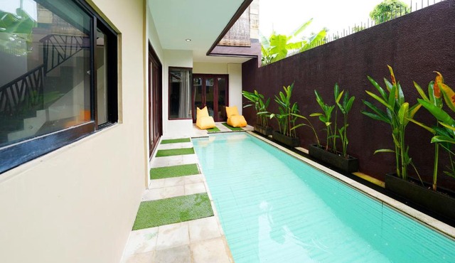 6 Bedrooms with Private Pool - Twin Villa Pengiyasan in Sanur