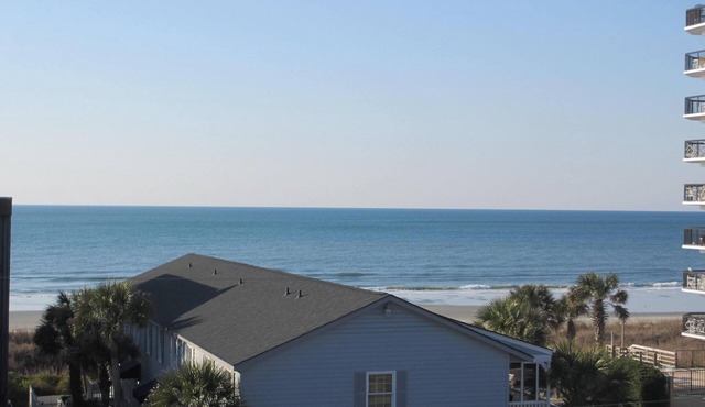 A Great Get AwayTwo- 2 Bedrm/2 bth Condo with beautiful view and spacious rooms in North Myrtle Beach