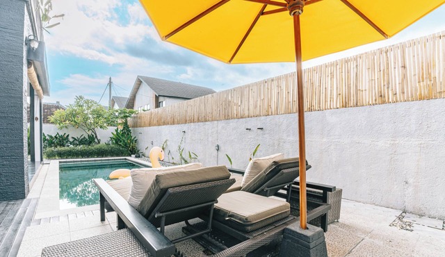 Affordable 3BR Private Pool Villa near Seminyak & Canggu in Kerobokan/Kec Kuta utara