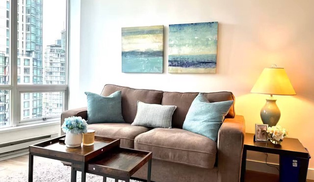 Amazing Coal Habour 1-Bedroom Condo with View! in Vancouver