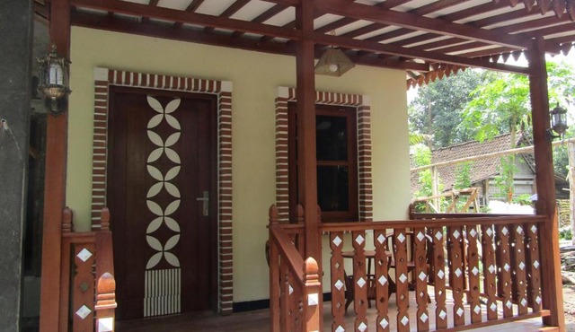 Anang Bed & Breakfast Syariah by Ndalem Beong