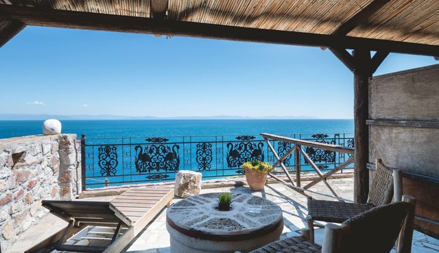 Apartment 'Castle Rizaraki 206' with Sea View, Wi-Fi and Air Conditioning in Γύθειο