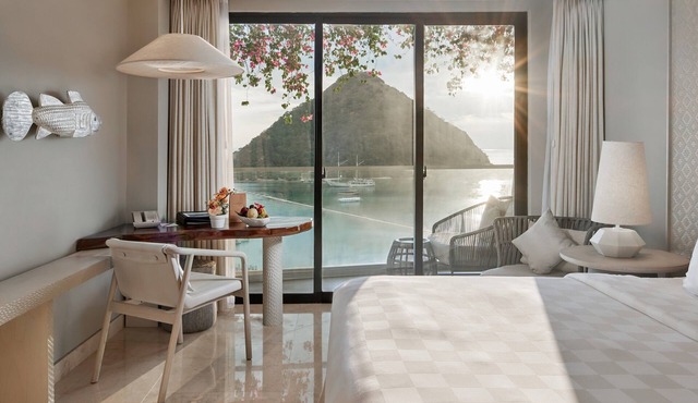 AYANA Komodo Waecicu Beach