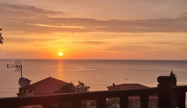 Beach front, pool, gorgeous apartment in Agios Ioannis